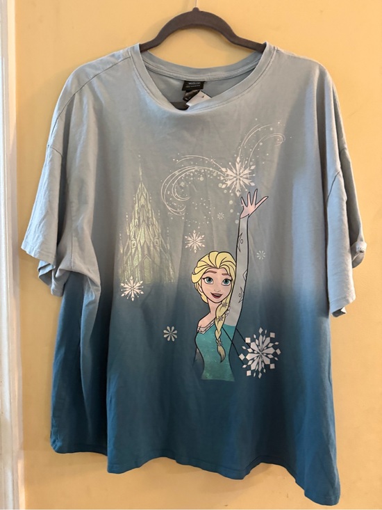 Boxlunch Tops - BoxLunch exclusive Disney Frozen Elsa Portrait Split-Dye t-shirt, women’s L
